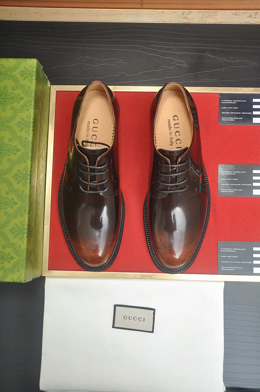 Men's shoes💰500💶Italy's top luxury men's shoe giant (GUCCI) (Gucci) (full cowhide lining) new arrival🍃Original European style🔰 Pleasant to the eye😍In order to make the shoes more durable and non-deformable🌀The production continues to follow traditional methods but there is still no lack of innovation💪Choose original sheepskin for the leather♻️ Smooth and natural And extra bright ⭐Made of imported cowhide, the first choice of rich people 38-45 (45 customized)